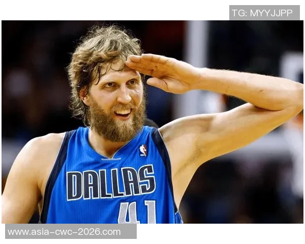 诺维斯基跨界挑战足球场展现运动员的多才多艺与激情 诺维斯基跨界挑战足球场展现运动员的多才多艺与激情