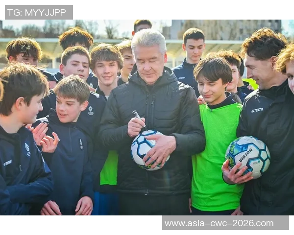 街头足球使用的足球尺寸和类型解析及其对比赛的影响